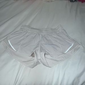 Lululemon Hotty Hot 2.5” shorts. white. size 4.